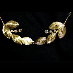 German Wire & Rhinestone Necklace & Clipon Earring